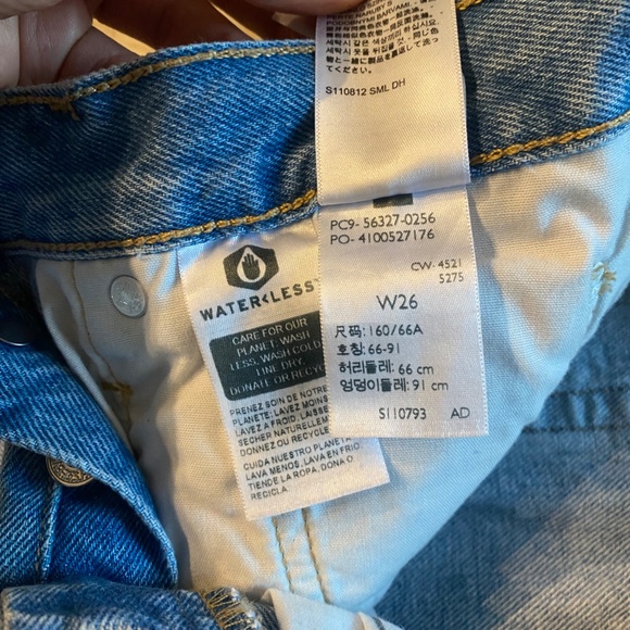 Levi's 501 light denim high waisted short - Picture 3 of 5